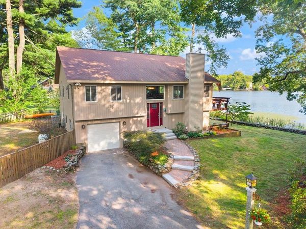4 Minot Ave, Chelmsford, MA 01824