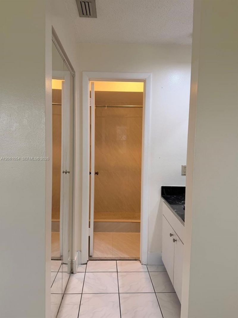 6431 NW 171st St, Hialeah, FL 33015 Photo