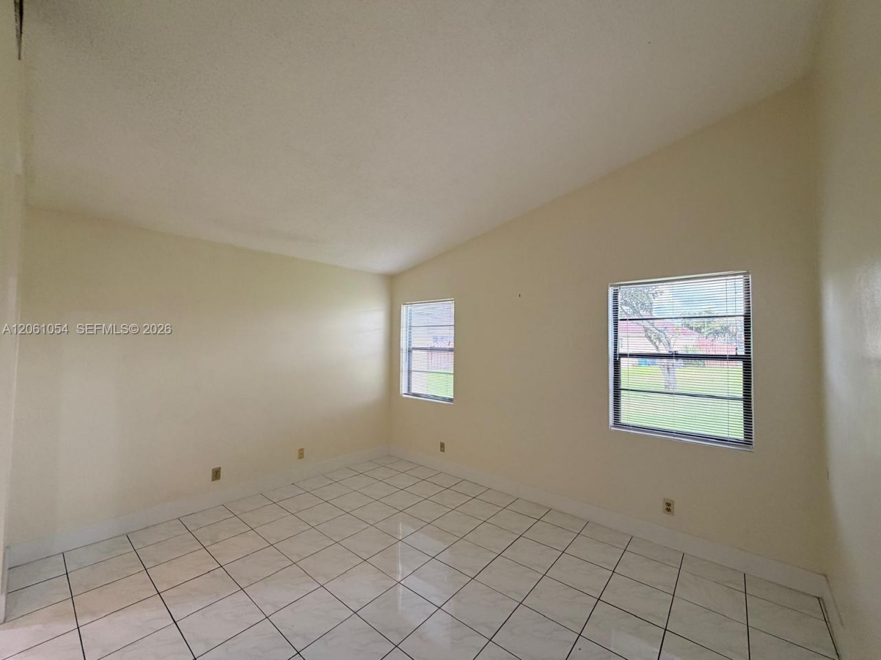 6431 NW 171st St, Hialeah, FL 33015 Photo