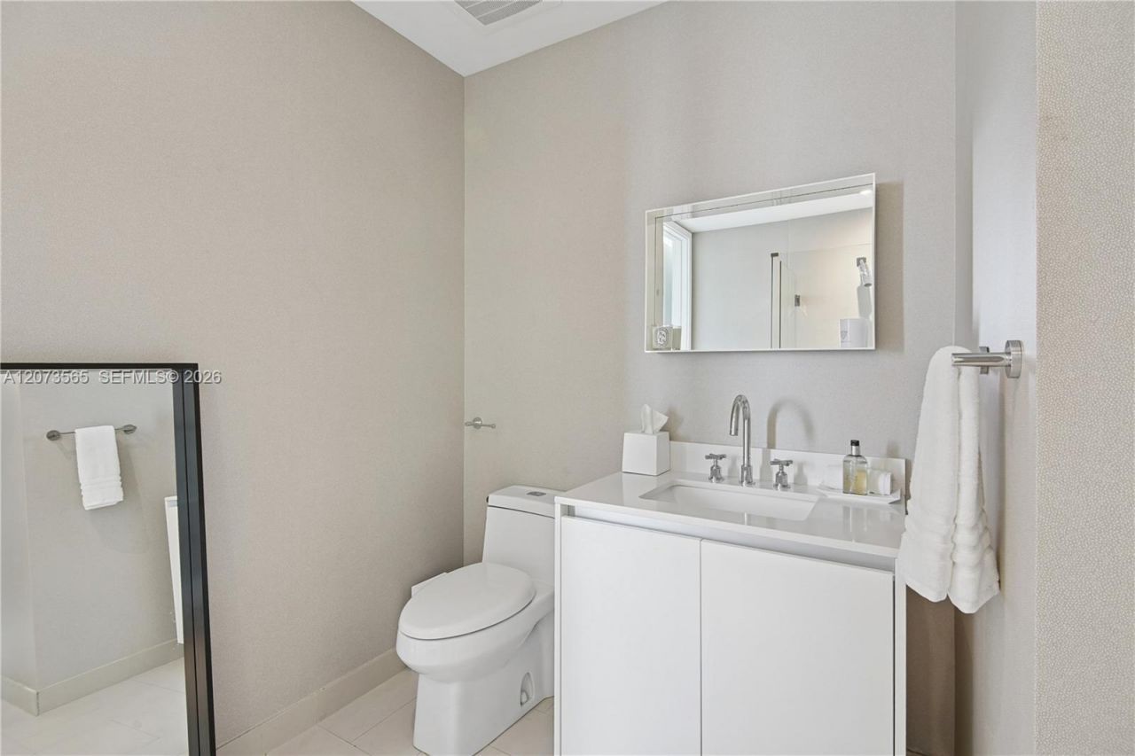 2831 S Bayshore Dr, Unit 1908, Miami, FL 33133 Photo