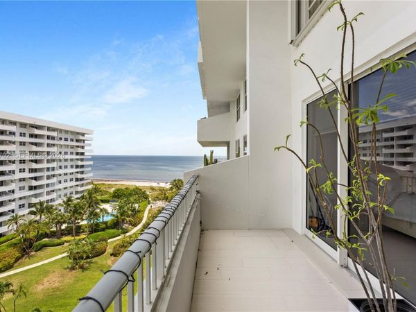 199 Ocean Lane Dr , Unit 902, Key Biscayne, FL 33149
