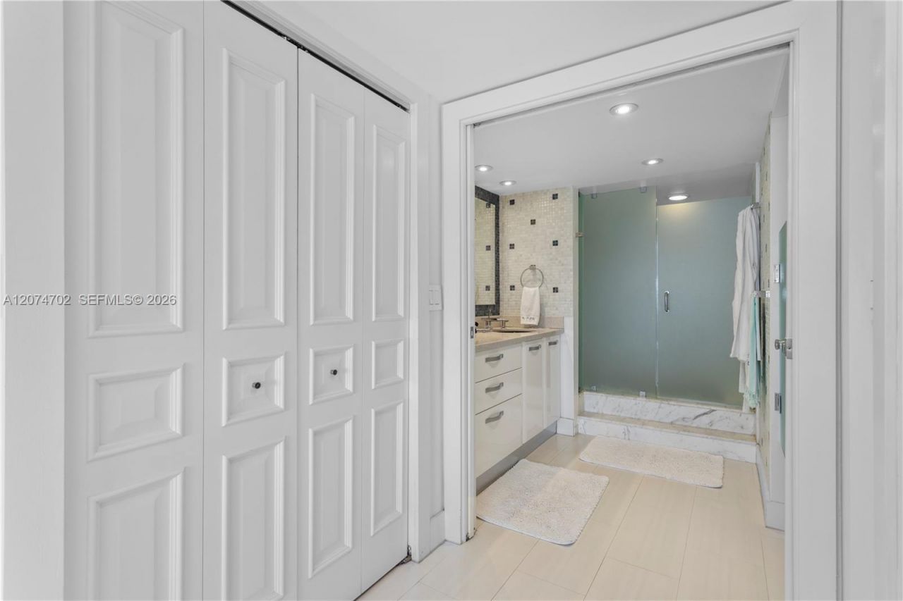 199 Ocean Lane Dr, Unit 902, Key Biscayne, FL 33149 Photo
