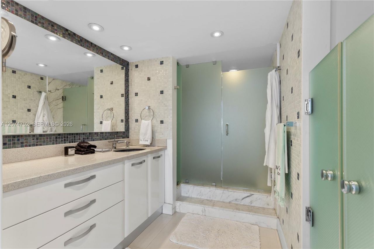 199 Ocean Lane Dr, Unit 902, Key Biscayne, FL 33149 Photo