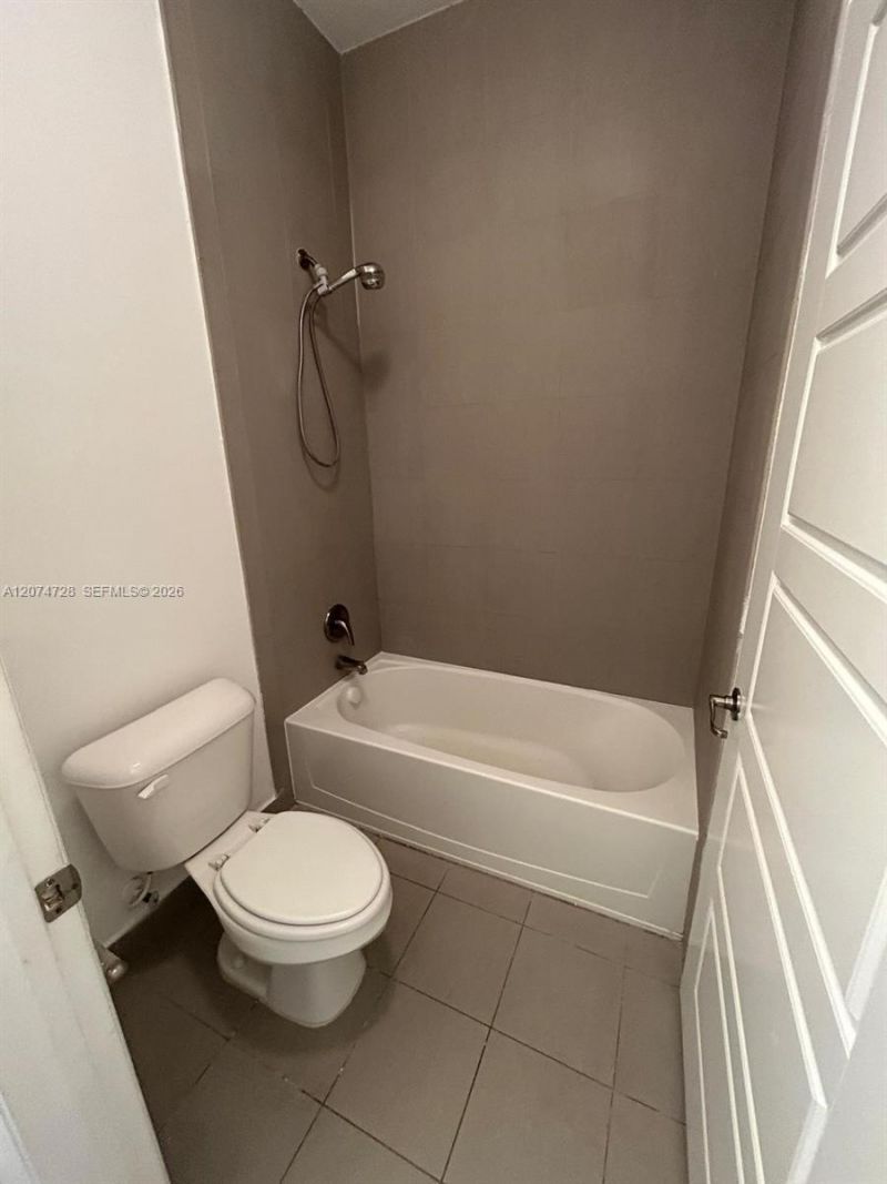 731 NE 193rd St , Unit 731, Miami, FL 33179 Photo