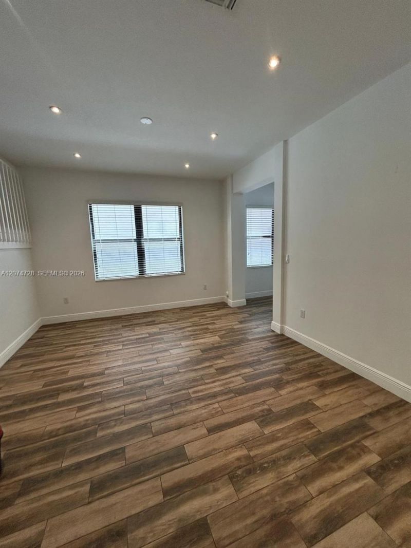 731 NE 193rd St , Unit 731, Miami, FL 33179 Photo