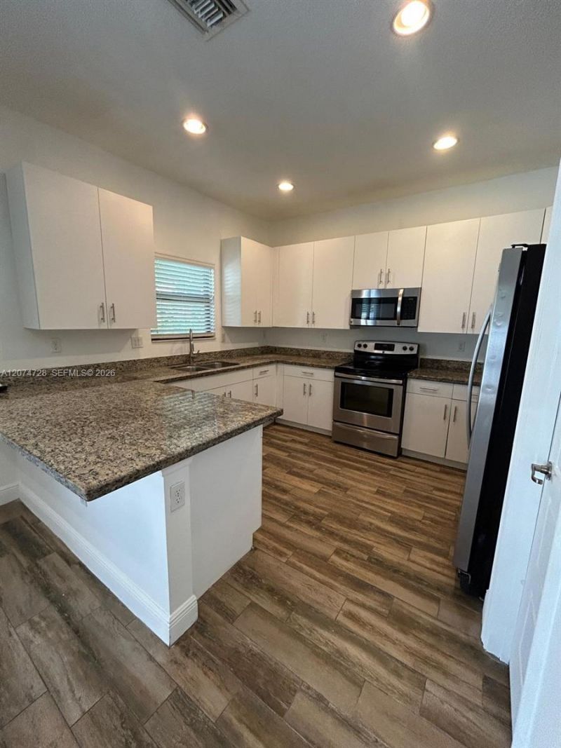 731 NE 193rd St , Unit 731, Miami, FL 33179 Photo