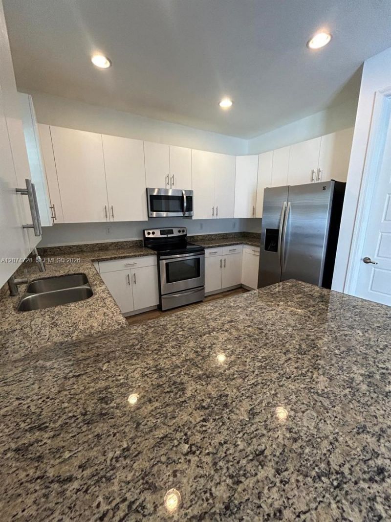 731 NE 193rd St , Unit 731, Miami, FL 33179 Photo