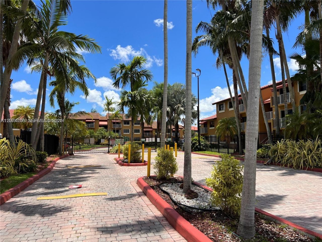 15600 SW 80th St , Unit L-102, Miami, FL 33193 Photo