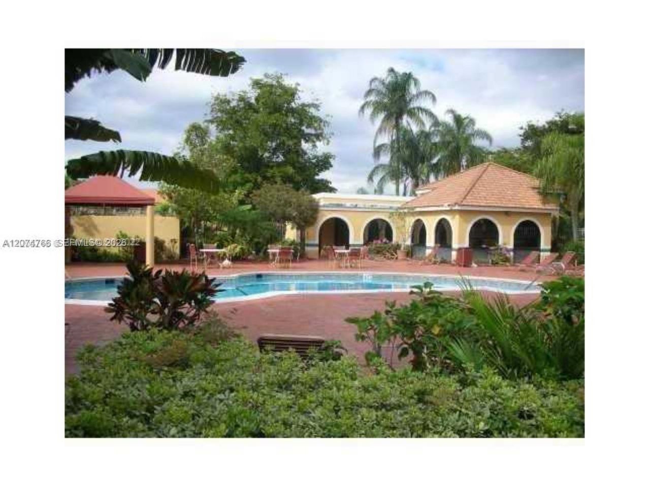 15600 SW 80th St , Unit L-102, Miami, FL 33193 Photo