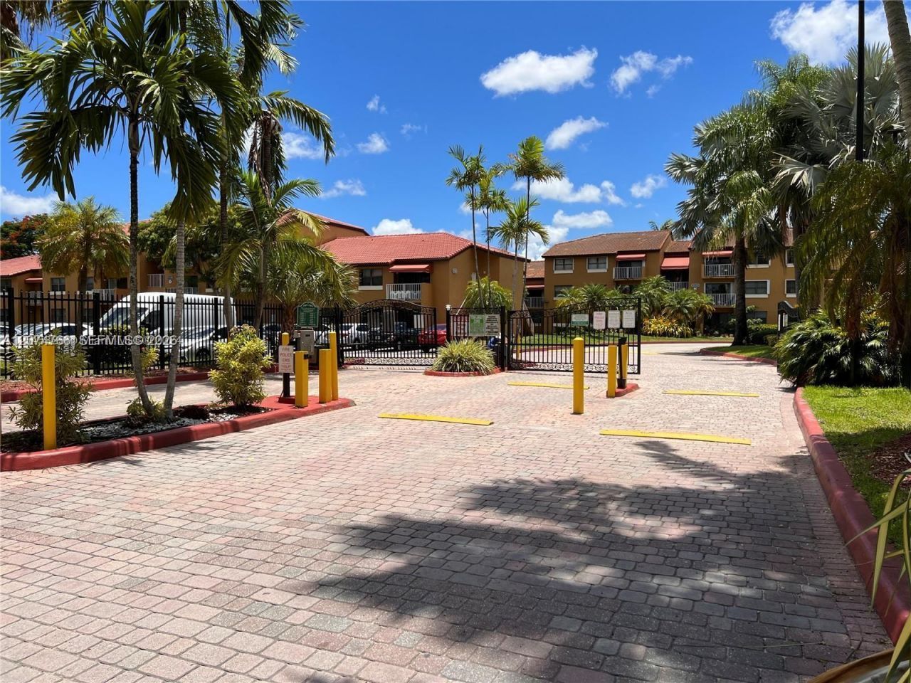15600 SW 80th St , Unit L-102, Miami, FL 33193 Photo