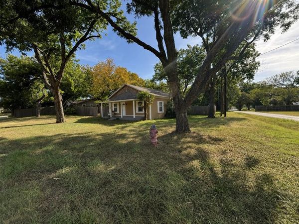 107 College Street, Joshua, TX 76058