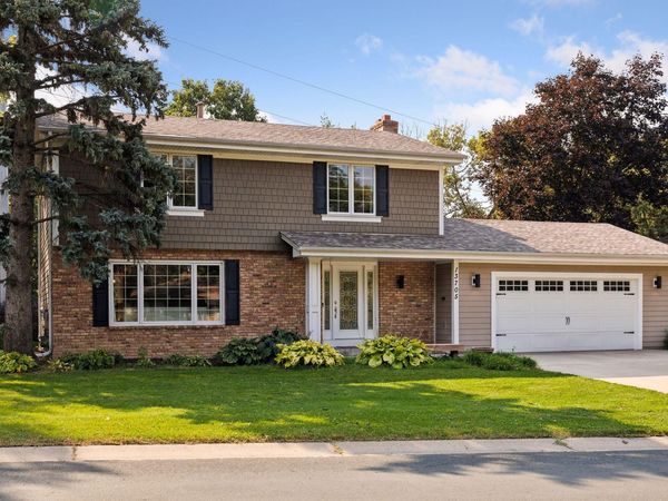 13705 Timber Crest Drive, Maple Grove, MN 55311