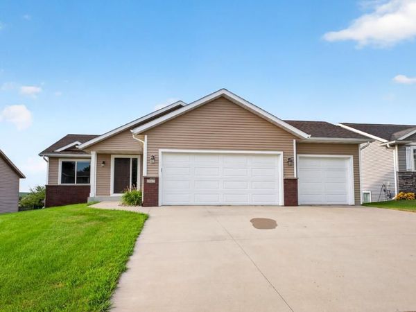 5662 King Arthur Road NW, Rochester, MN 55901