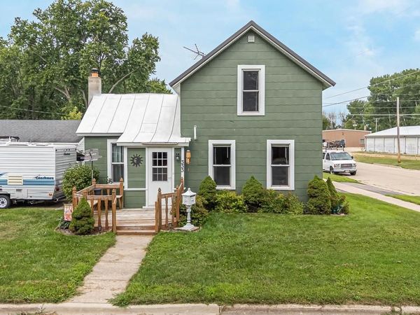 333 LYON STREET, New London, WI 54961