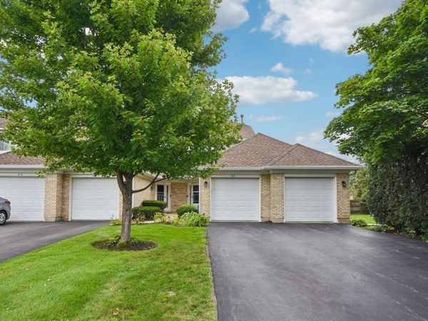 418 Lakeview Circle , Bolingbrook, IL 60440