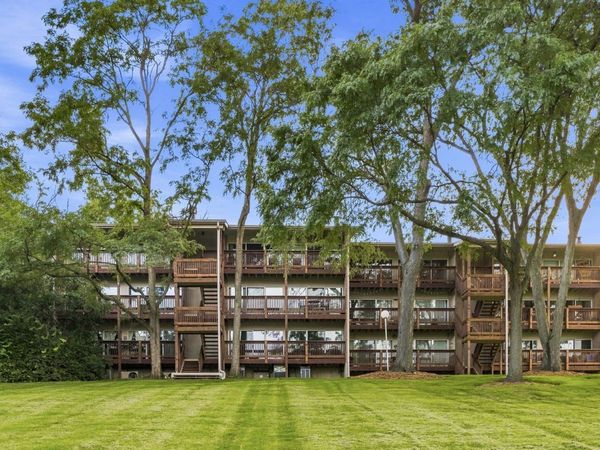 5803 Oakwood Drive , Unit 2D, Lisle, IL 60532