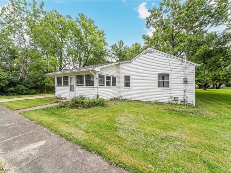 649 Sheffield Road, Sheffield Lake, OH 44054 Photo 6