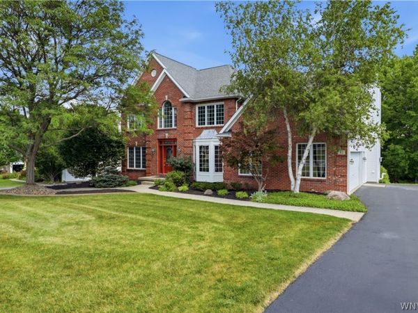 41 Brompton Court , Orchard Park, NY 14127
