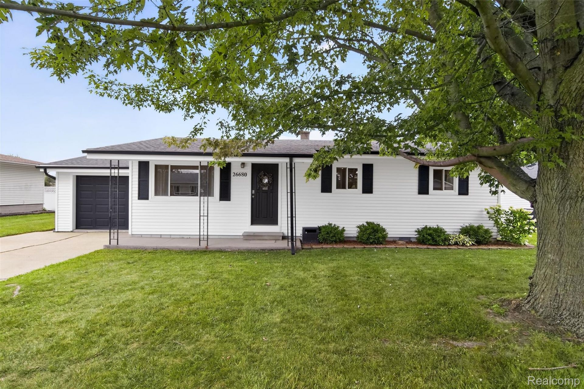 26680 Emma Avenue, Flat Rock, Mi 48134 Main Photo