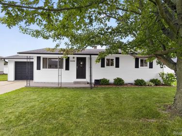 26680 Emma Avenue, Flat Rock, Mi 48134