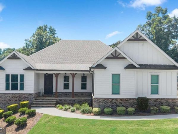 4466 Park Royal Dr, Flowery Branch, GA 30542
