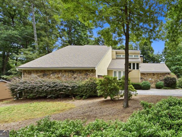 2990 Ascot Lane, Roswell, GA 30076