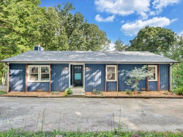 2160 La Bellevue DR, Roanoke, VA 24012