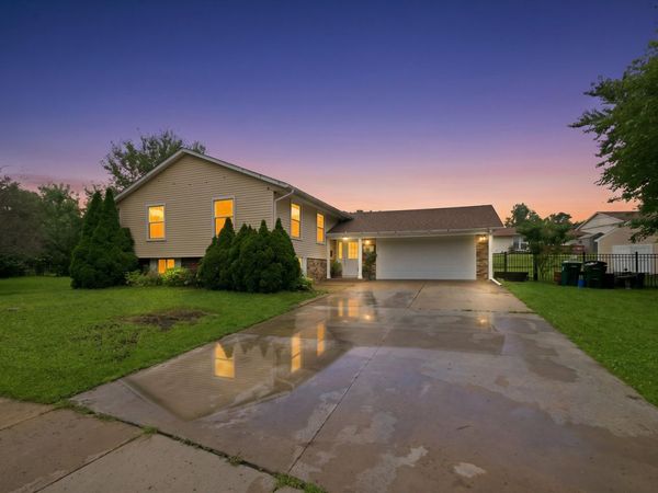 1204 Lincoln Court , Streamwood, IL 60107