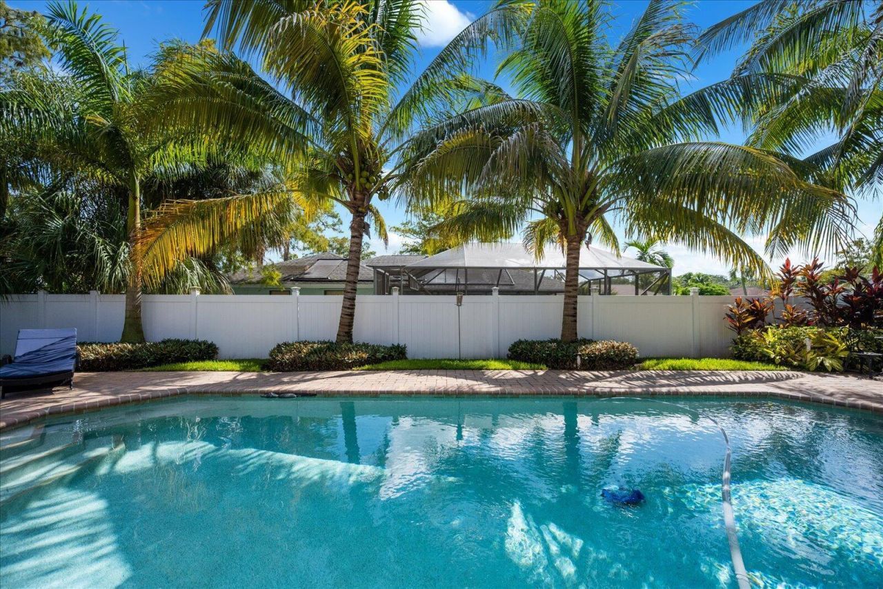 14832 Paddock Drive, Wellington, FL 33414 Photo