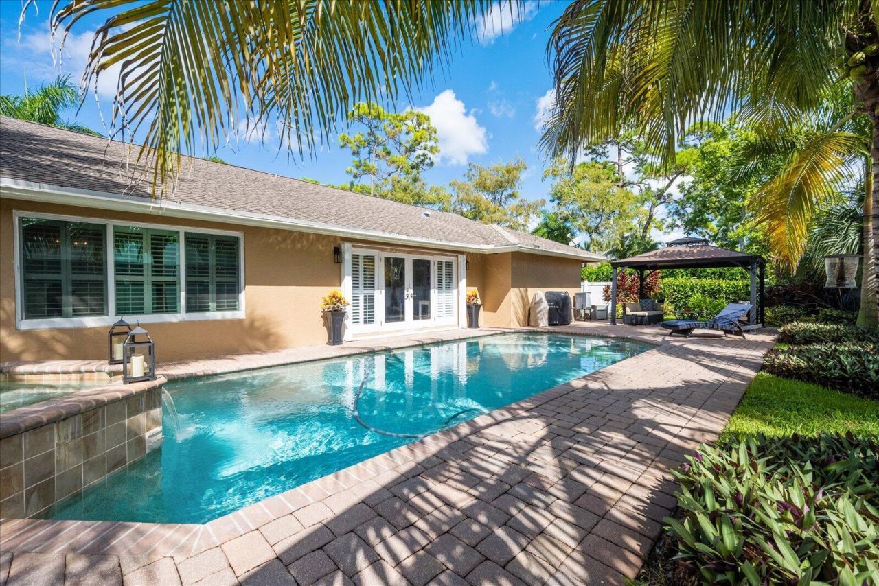 14832 Paddock Drive, Wellington, FL 33414 Photo