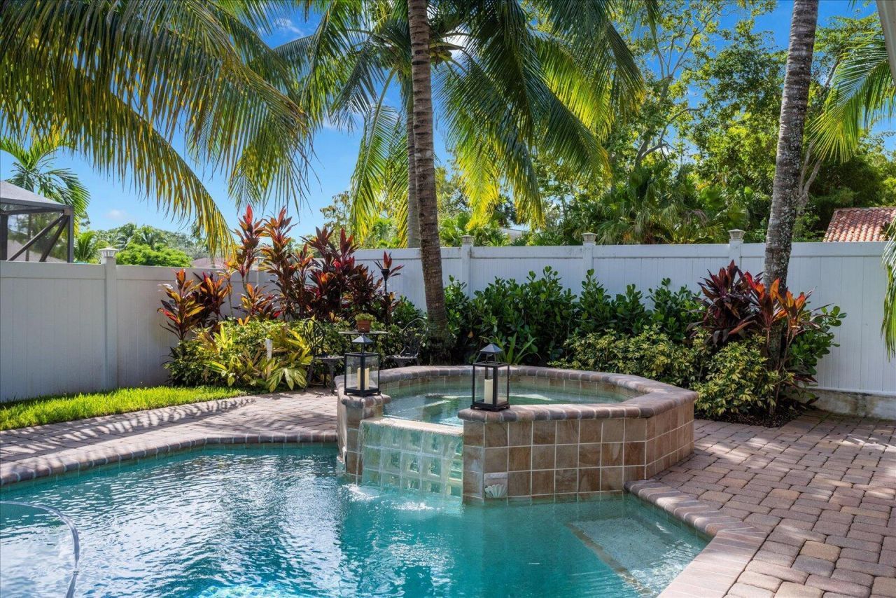 14832 Paddock Drive, Wellington, FL 33414 Photo