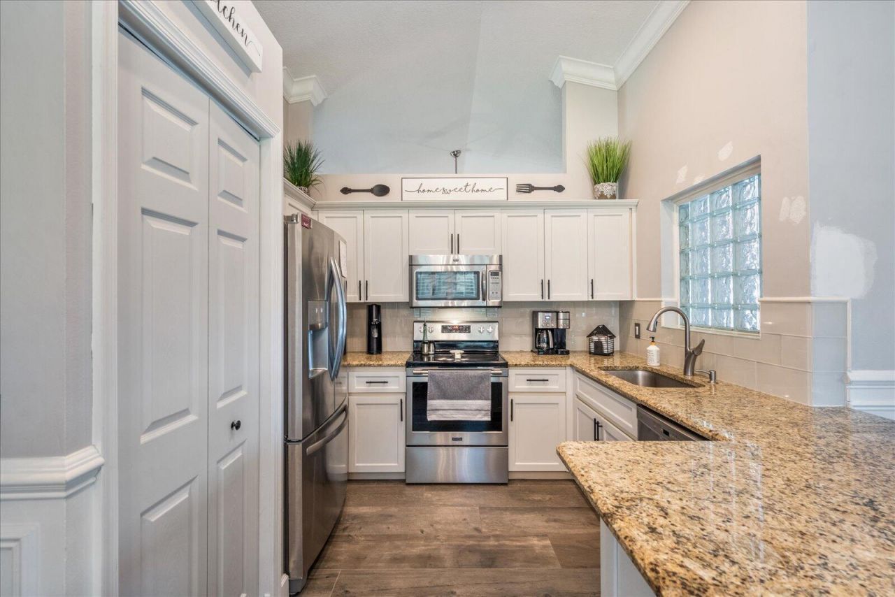 14832 Paddock Drive, Wellington, FL 33414 Photo