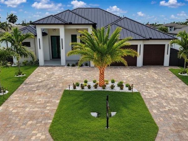 3702 ceitus PKWY , CAPE CORAL, FL 33991