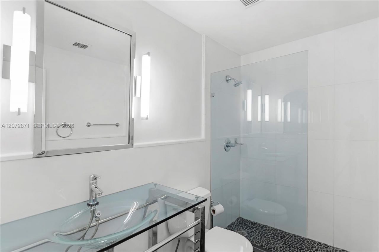 1000 Venetian Way , Unit 301/303, Miami, FL 33139 Photo