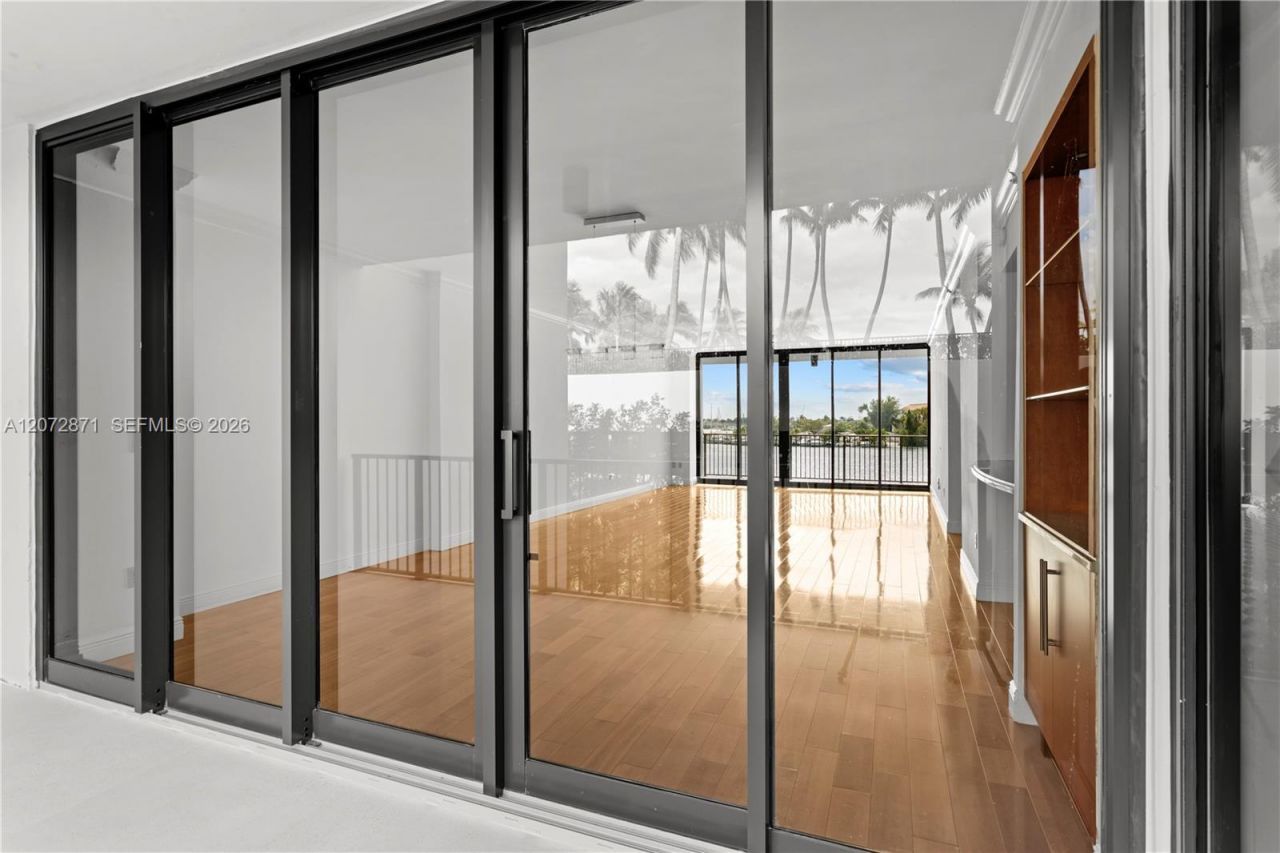 1000 Venetian Way , Unit 301/303, Miami, FL 33139 Photo