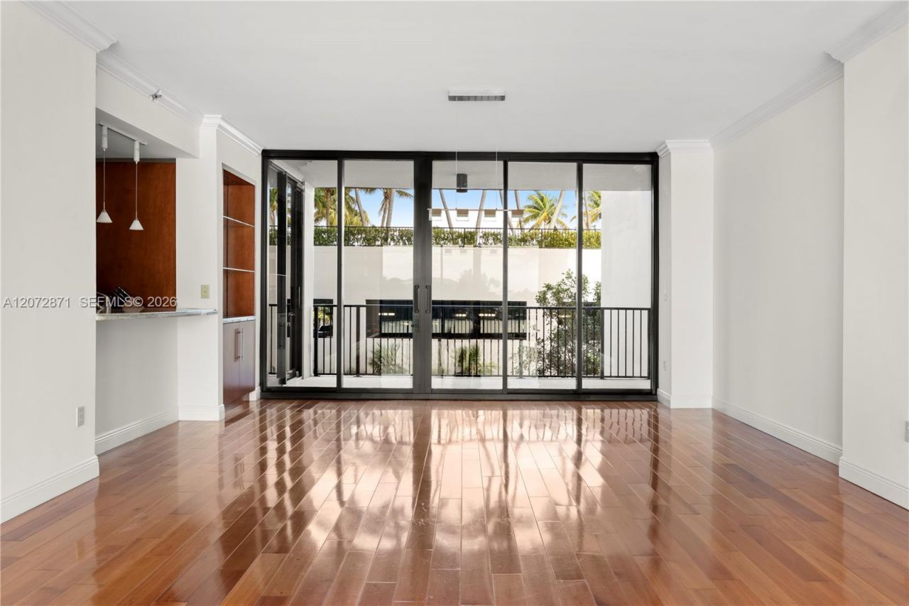 1000 Venetian Way , Unit 301/303, Miami, FL 33139 Photo