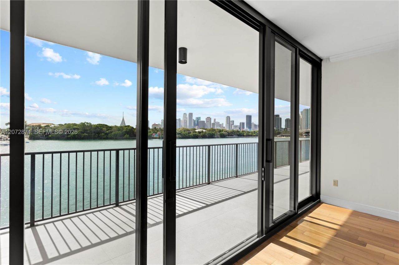 1000 Venetian Way , Unit 301/303, Miami, FL 33139 Photo