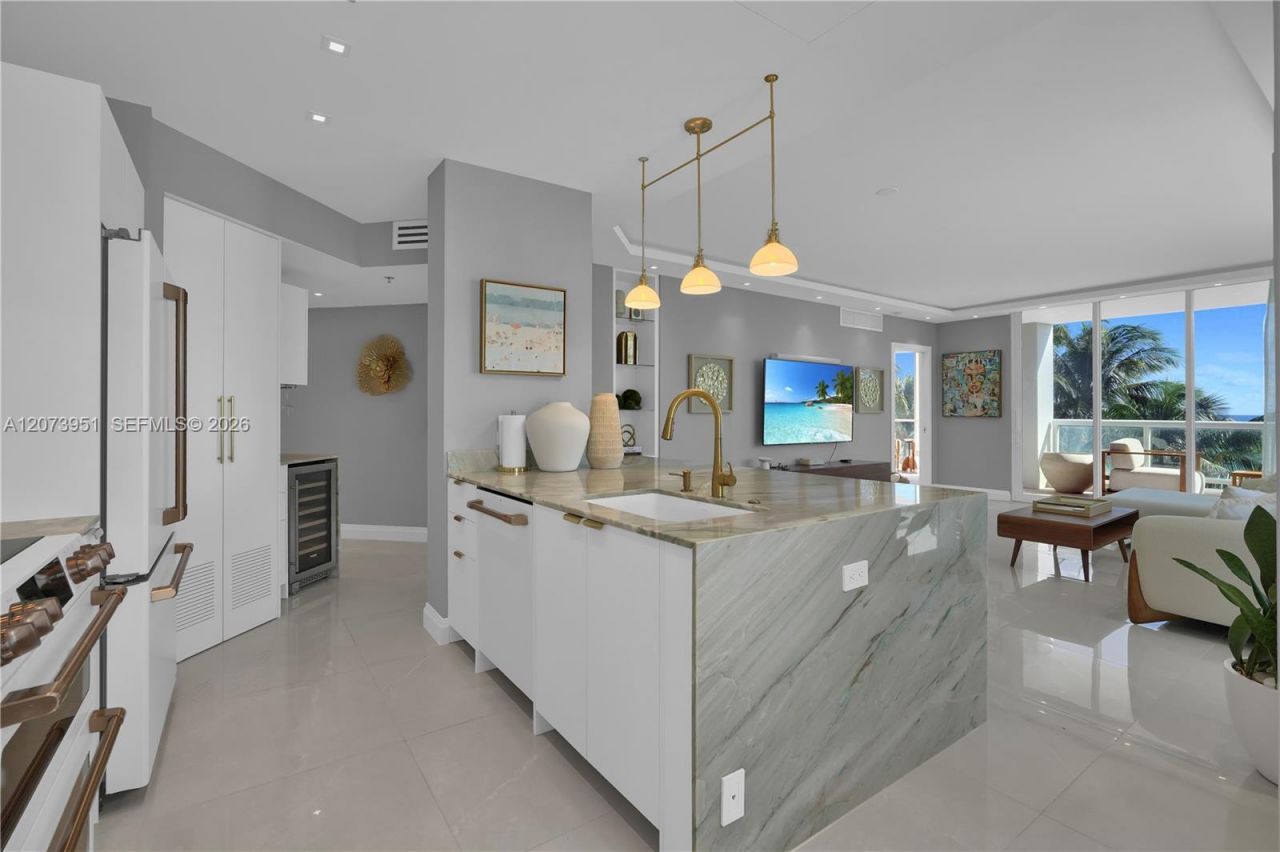 4201 Collins Ave , Unit 401, Miami Beach, FL 33140 Photo