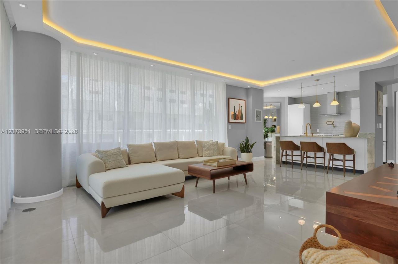 4201 Collins Ave , Unit 401, Miami Beach, FL 33140 Photo