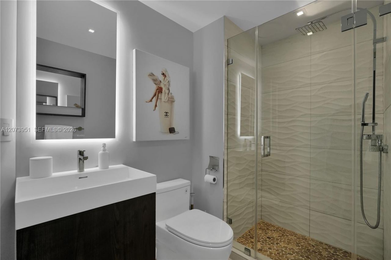 4201 Collins Ave , Unit 401, Miami Beach, FL 33140 Photo