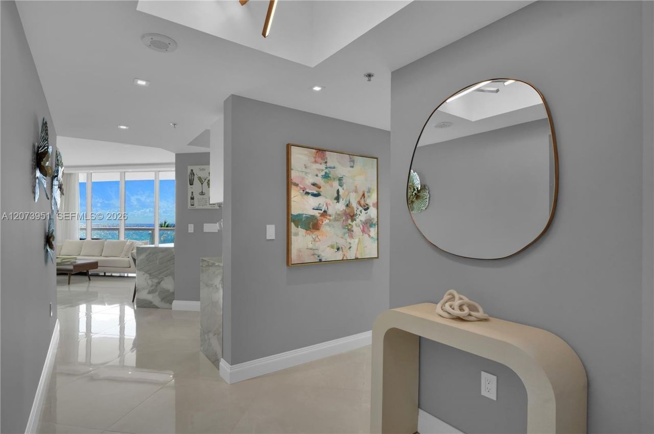 4201 Collins Ave , Unit 401, Miami Beach, FL 33140 Photo