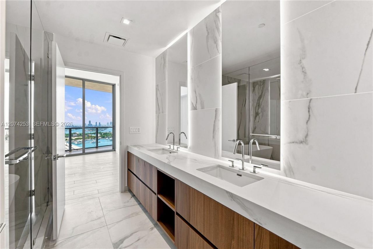 1400 Biscayne Blvd , Unit 3201, Miami, FL 33132 Photo
