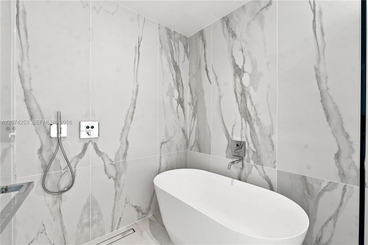 1400 Biscayne Blvd , Unit 3201, Miami, FL 33132 Photo