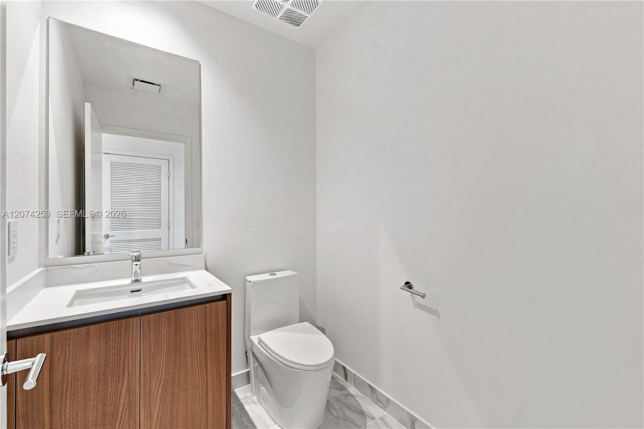 1400 Biscayne Blvd , Unit 3201, Miami, FL 33132 Photo