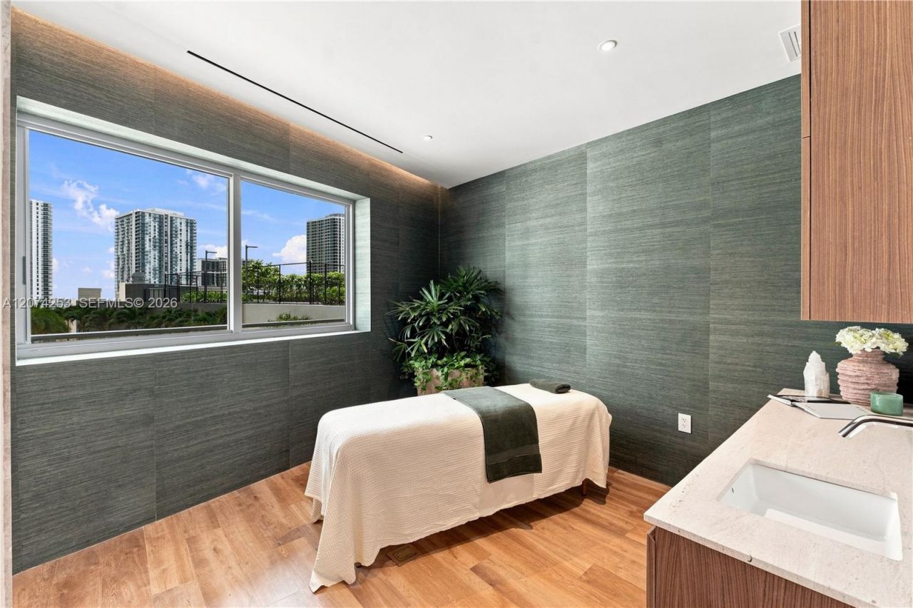 1400 Biscayne Blvd , Unit 3201, Miami, FL 33132 Photo