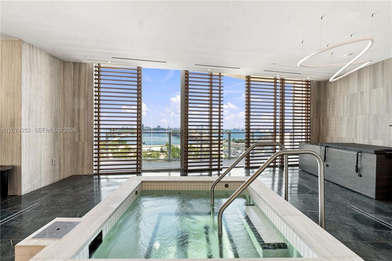 1400 Biscayne Blvd , Unit 3201, Miami, FL 33132 Photo