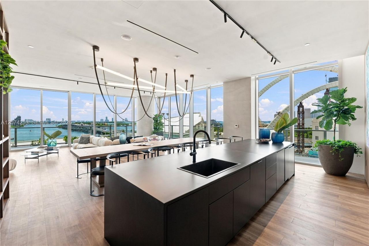 1400 Biscayne Blvd , Unit 3201, Miami, FL 33132 Photo