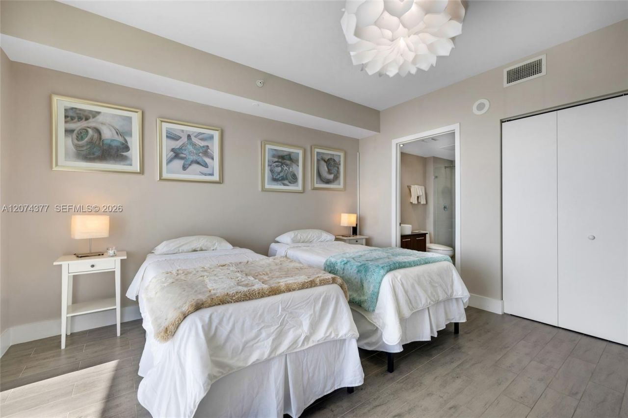 Please Call For Address, Unit 902, Hollywood, FL 33019 Photo