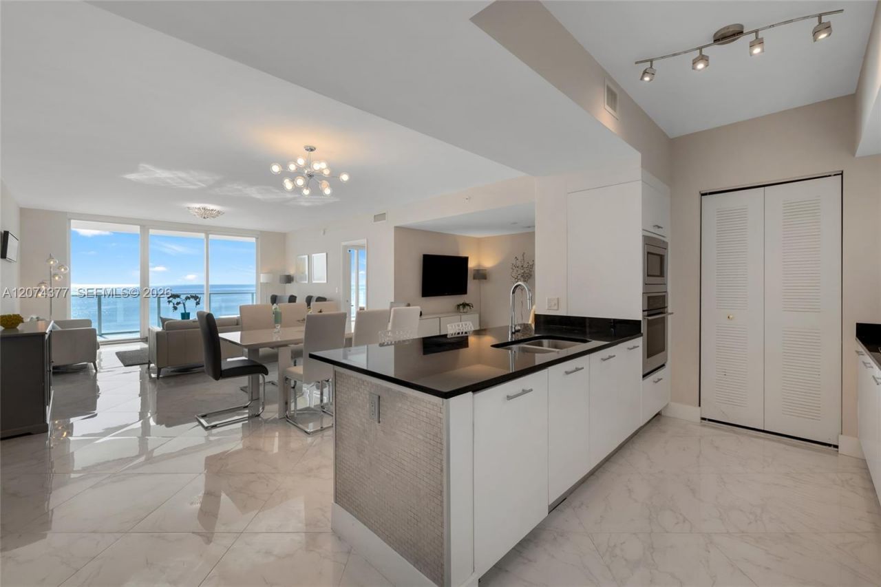 Please Call For Address, Unit 902, Hollywood, FL 33019 Photo