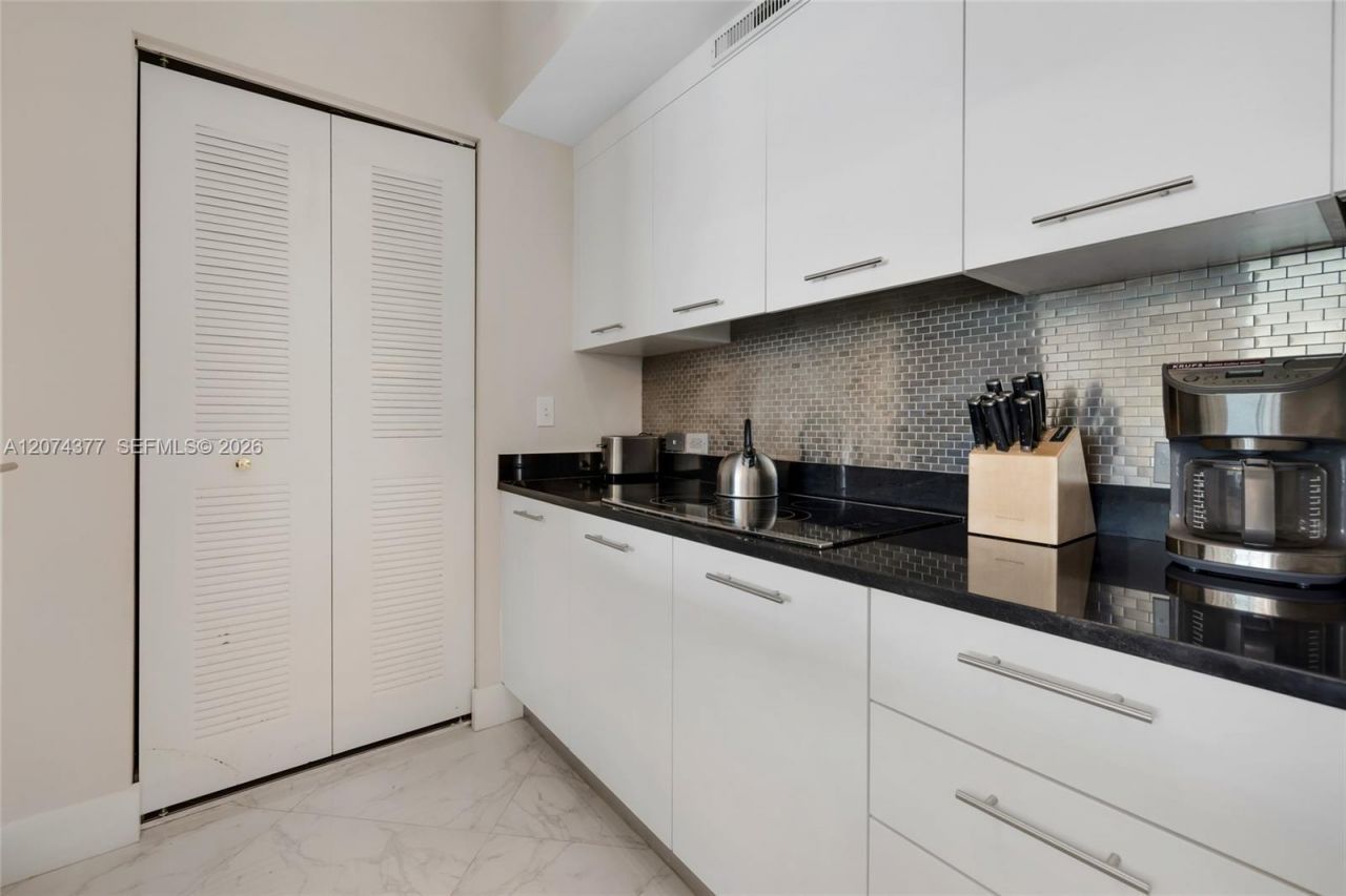 Please Call For Address, Unit 902, Hollywood, FL 33019 Photo